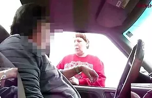 XXX 彼女の息子が彼女をスパイしていることを知っている母親,裏切られました,彼女の息子に手の仕事を与えます セックス 動画 女性