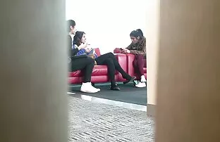 XXX 男は大きな戦利品で驚いています 大人 動画 無料 女性